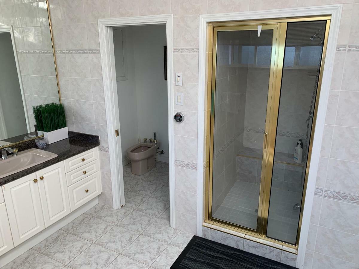 Xin Xin House Bed & Breakfast Ричмънд Екстериор снимка